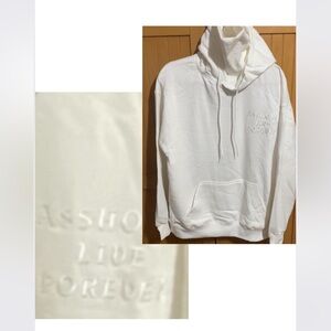 Unisex White
Embroidered Hoodie With Built in
Facemask SZ. Large